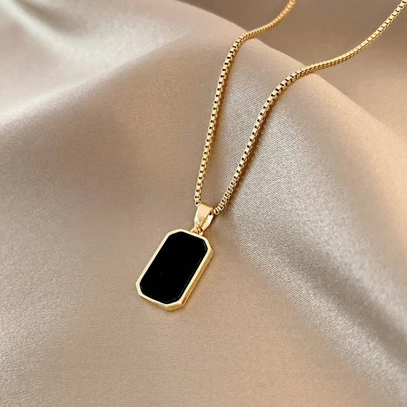 The 2025 summer classic sweet wine red cherry pendant necklace is a fashionable and individual fruit golden chain necklace for w