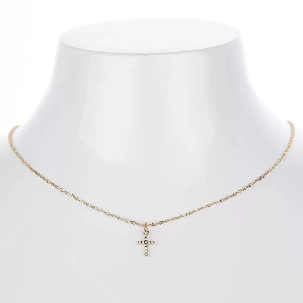 The 2025 summer classic sweet wine red cherry pendant necklace is a fashionable and individual fruit golden chain necklace for w